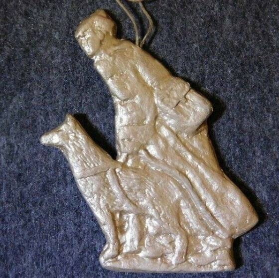 Самая дорогая елочная игрушка СССР - "Пограничник с собакой"