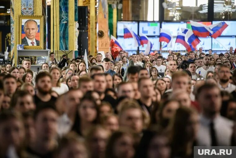 Эх Россия святы твои дела , да забыта поговорка : "" Горе не беда , беда не горе ."" - В чём смысл один скажет понятно , другой подумать надо !?!