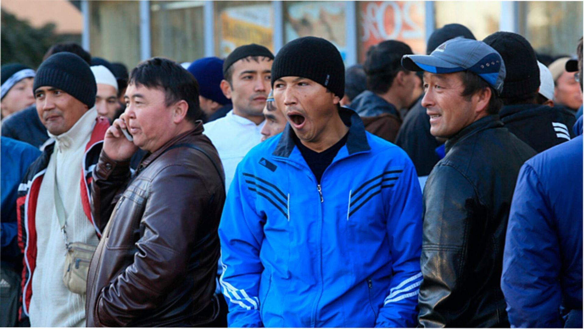 Что Россияне думают о мигрантах?