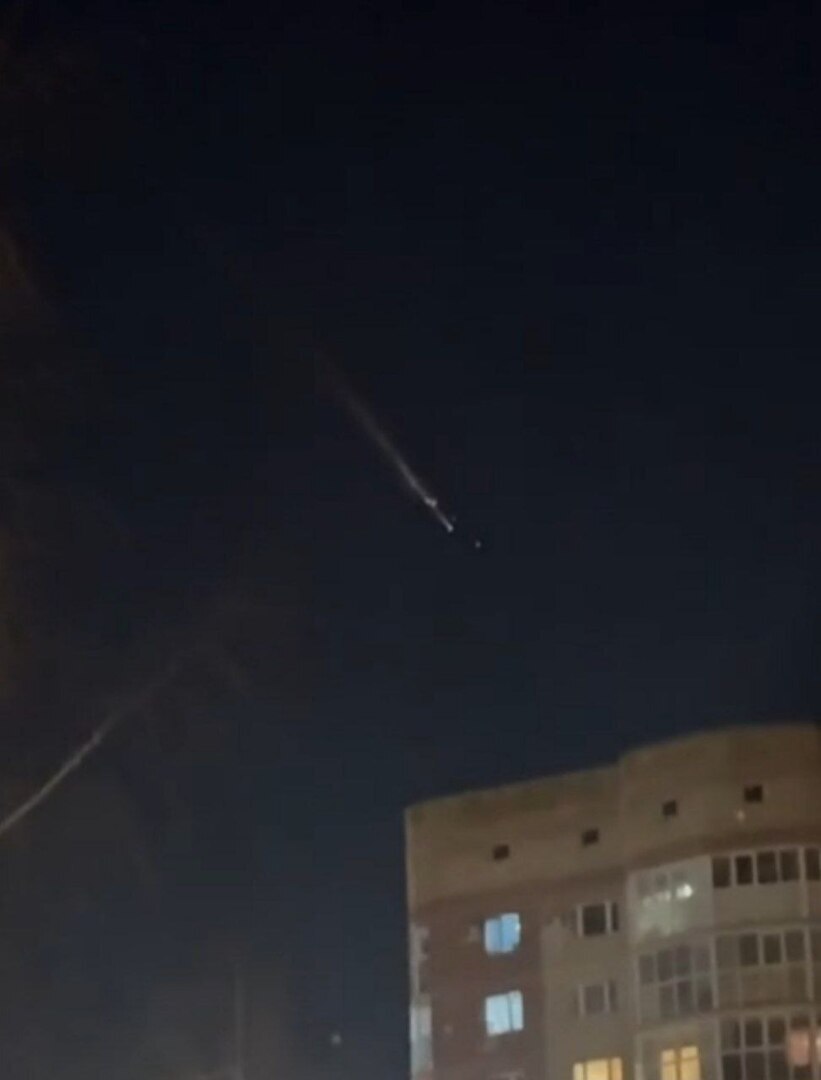 Ракета или падающий спутник? Что за неопознанный светящийся объект заметили в небе над Казанью