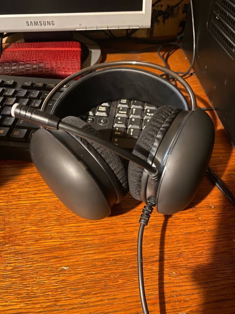 Куда получилось устроиться специалистом поддержки. Какие условия и график. Что я купила для работы.