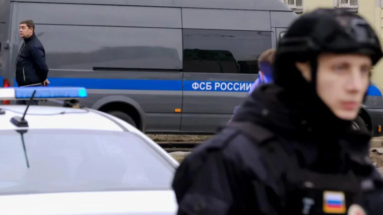 ФСБ РФ арестовала гражданина, планировавшего проведение террористических актов в период голосования на президентских выборах.