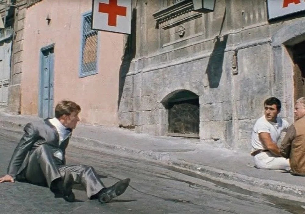 Как отсудить у магазина 450 т. р. за падение на скользком крыльце? На примере реального дела