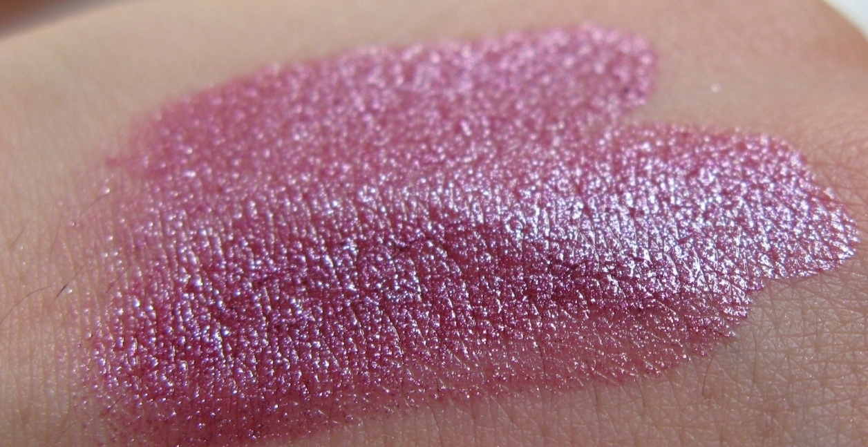 Звёздный фэшн-лук с помадой "роскошный пурпур" от Орифлейм! Статья-ностальгия 💄