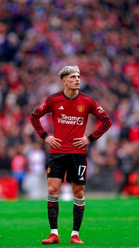 Манчестер Юнайтед продолжает искать свою форму после смены тренера! ⚽🔥