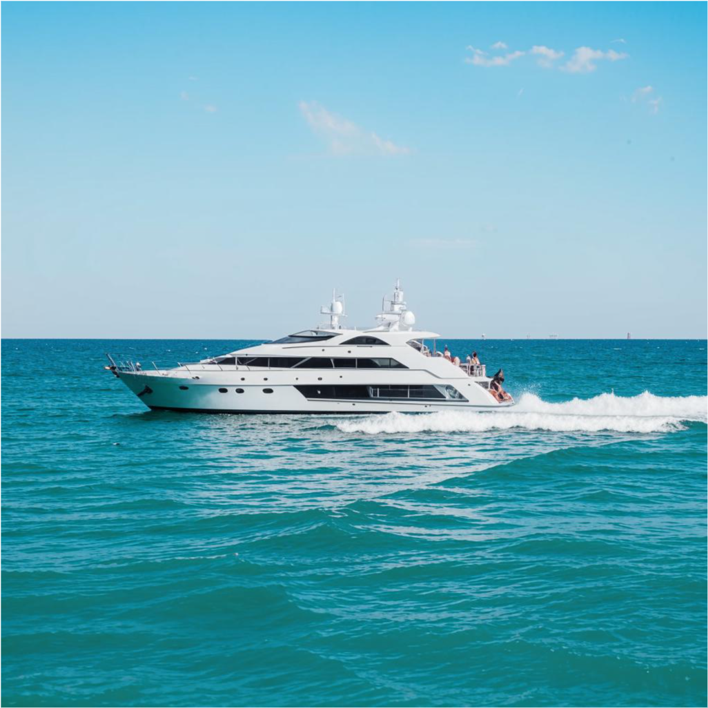 Многие застряли в каютах. После крушения яхты с туристами в Египте подняты первые тела жертв