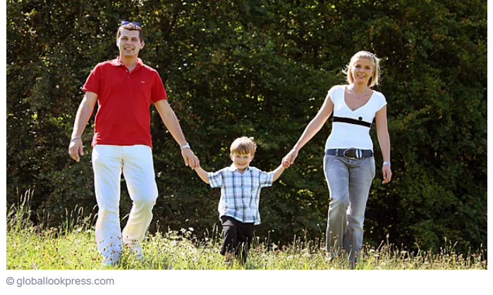 Это интересно! Оказывается, мужики, которые женаты, стареют медленнее! Существуют 4 фактора, представляешь?