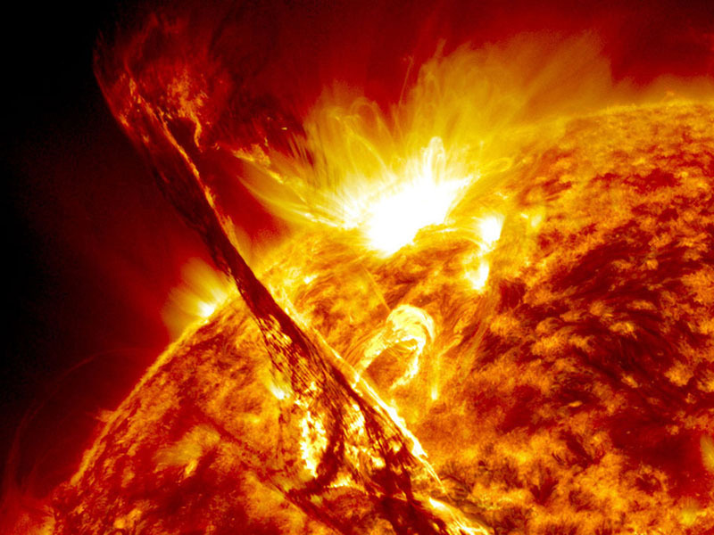 Будет мощной и затяжной. Землю накроет новая магнитная буря