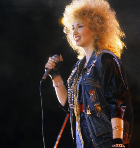 Как одевались девушки в 90-х (прикладываю фото)