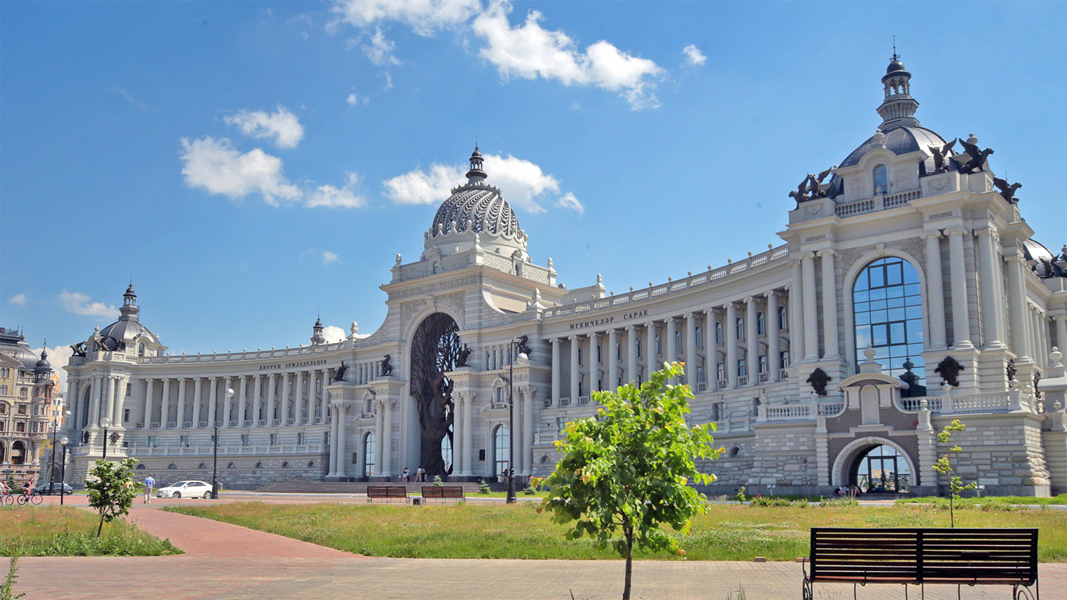 Россияне выбирают рисунок 1000-рублевой банкноты. А вы уже сделали свой выбор?