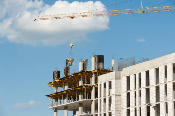 Обеспечить квартирами всех желающих созданием кооперативов с господдержкой, предлагает Минстрой