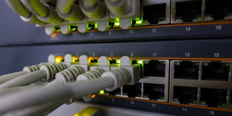 РКН устраивает какие-то учения, отключая Россию от мирового интернета?