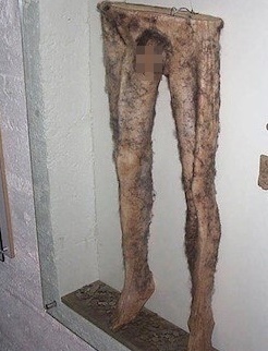 Жуткая жуть! Древние исландские колдуны делали штаны из человеческой кожи – «некроштаны».