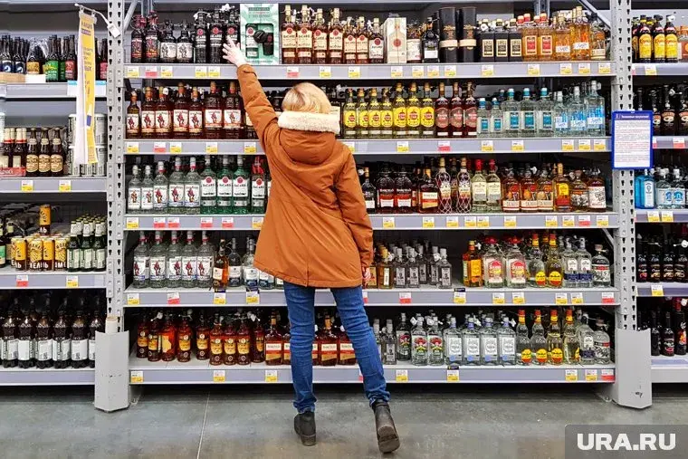 С Нового года алкоголь опять подорожает