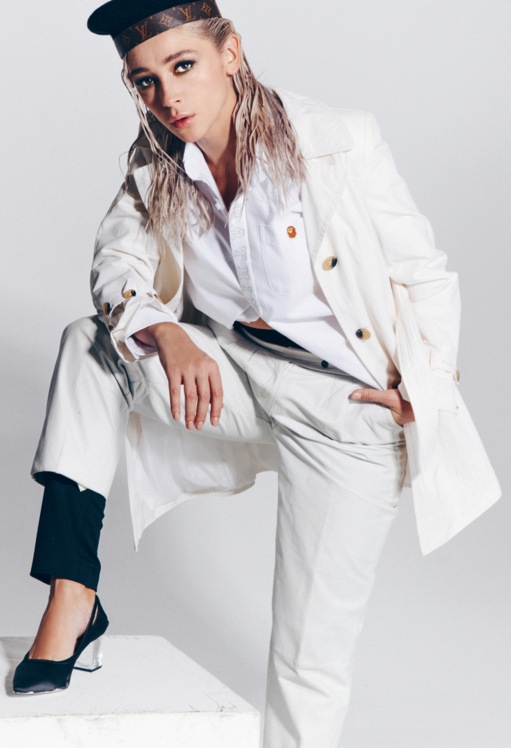 Это другое. В то время как многих артистов признали иноагентами Анастасия Ивлеева, которая публично выступила против СВО прекрасно себя чувствует