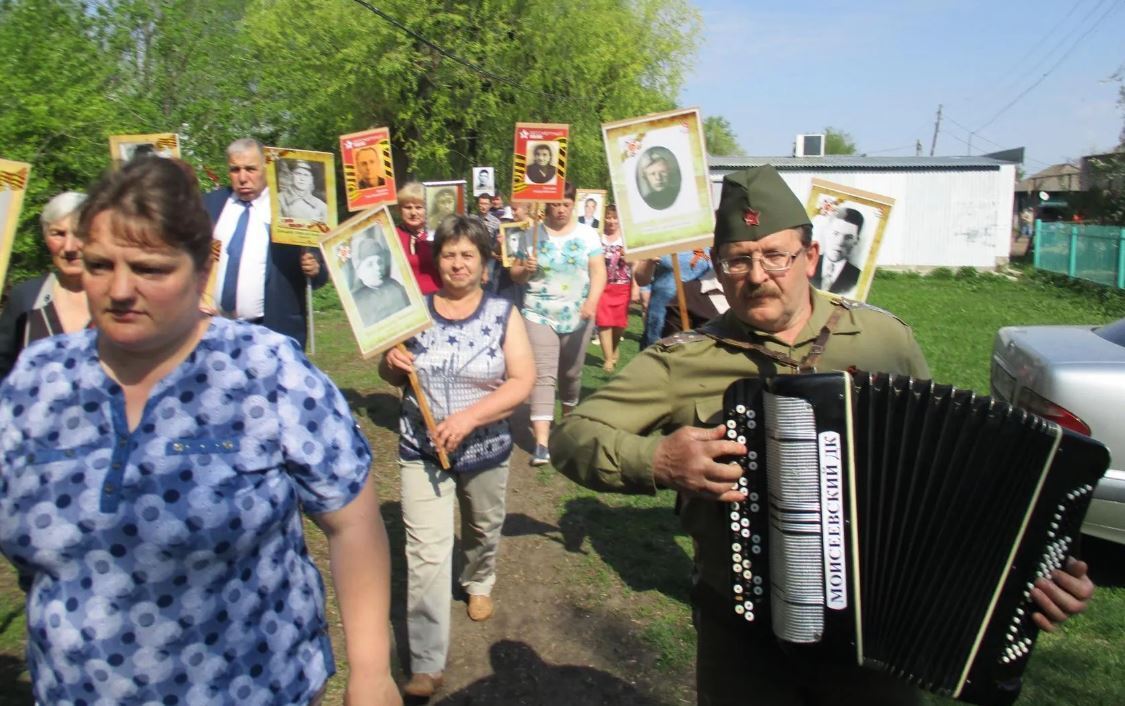"Из самосадного" - авторские стихи: "Живи, очаг культуры сельский" К 50-летию Дома культуры (фото)