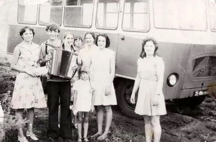 "Из самосадного" - авторские стихи: "Живи, очаг культуры сельский" К 50-летию Дома культуры (фото)