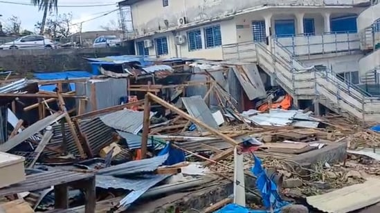 Страшное погодное явление. Циклон "Чидо" принес разрушение в Майотта