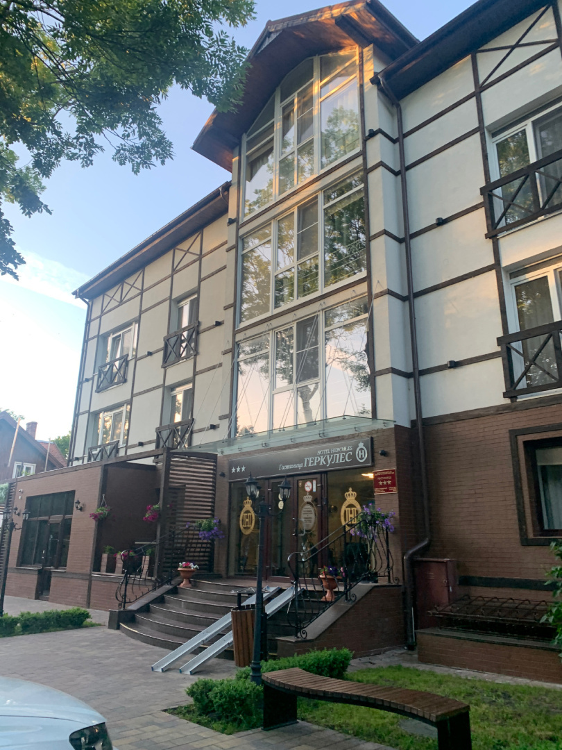 Отзыв о гостинице «Бэсэдер» в Калининграде - близко к центру, огромная кровать и SPA-зона