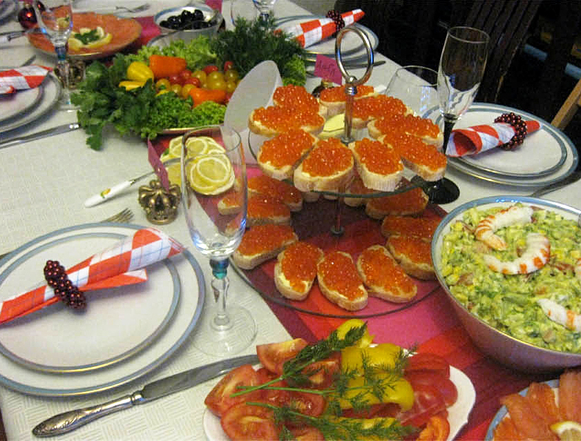 «Селедка под шубой» подорожала за год на 11%. А что с другими салатами?