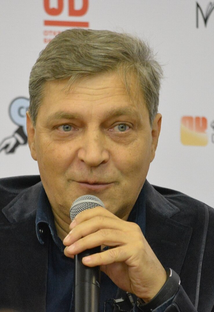 Прочитал, что отобрали или конфисковали недвижимость у Александра Невзорова. Легенды советского телевидения. Справедливо ли это?