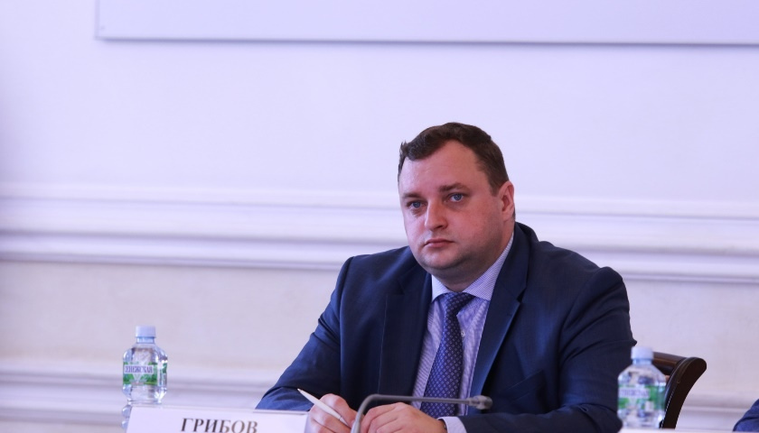 Экс-министра задержали в аэропорту.Он обвиняется в хищении 54 миллионов рублей