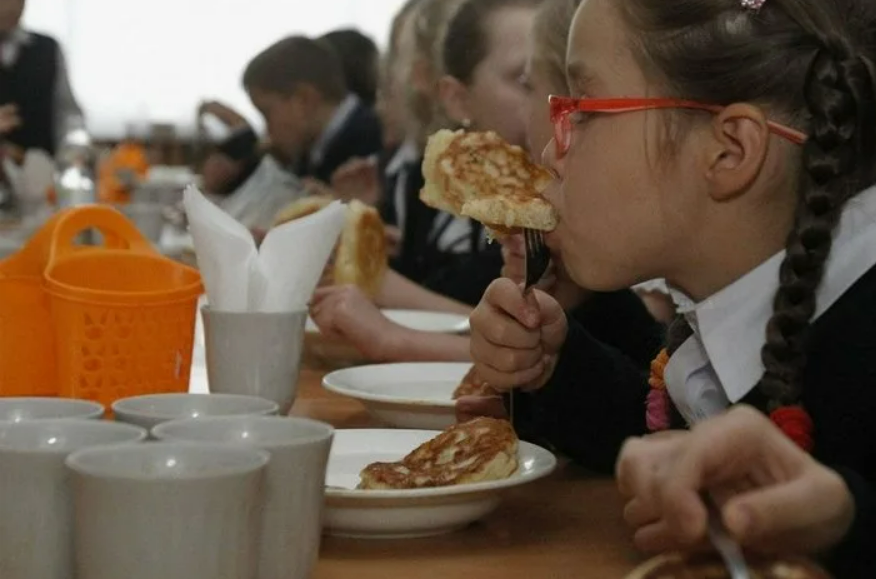 Это же дети! В школе повариха заразила 12 школьников туберкулёзом!