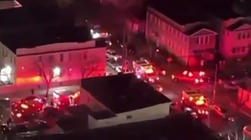 Прямые трансляции событий о массовой стрельбе в Нью-Йорке. «Во время инцидента было произведено 30 выстрелов», — сообщает полиция Нью-Йорка