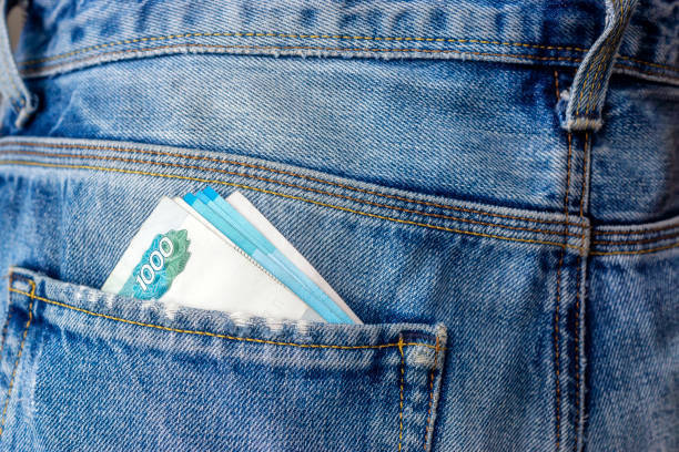 А вы знаете, что аванс в мае будет меньше обычного и почему?