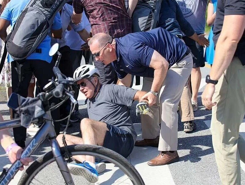 Почти по Пушкину: Родила Наоми в ночь не то сына, не то дочь... – Байден стал прадедушкой