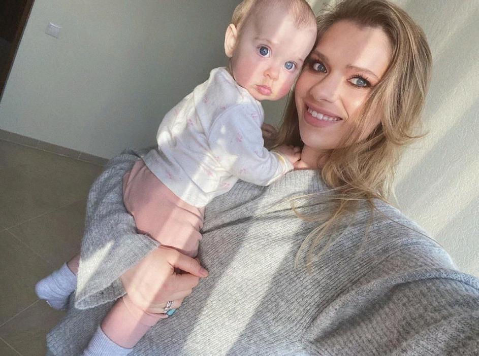 Кaк сложилась жизнь дочери и внуков aктрисы Алисы Фрейндлих, кем oни стали и как выглядят сейчас