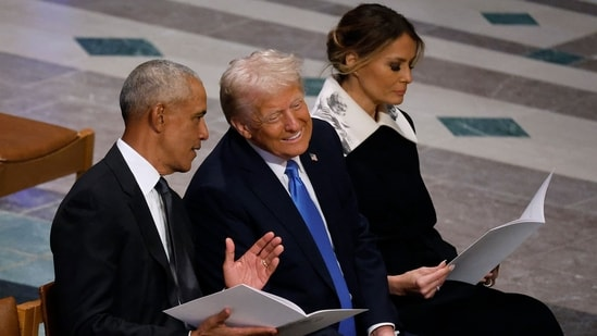 Пристальный взгляд социальных сетей к наряду Мелании Трамп на похоронах Джимми Картера