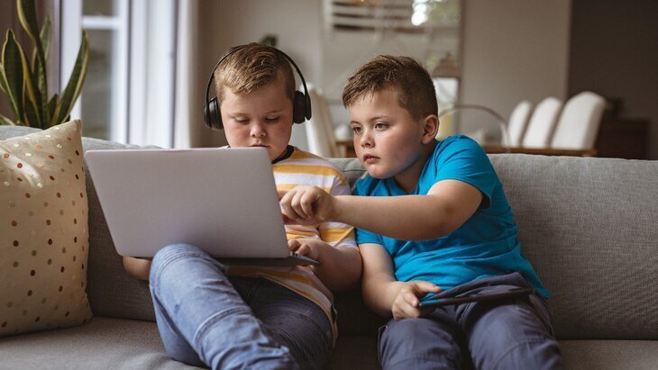 Детям в соцсети вход только после 14 лет - новое предложение от депутата Хамитова