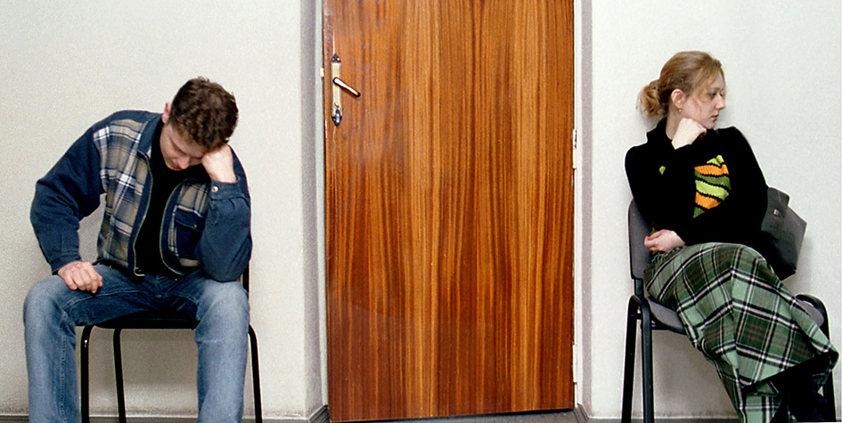 Супруг отказывается присутствовать при расторжении брака. Достаточно ли присутствия одного из супругов?