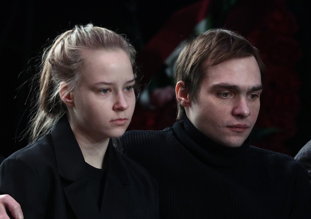 Дети Евгении Добровольской. Как складывается их судьба?