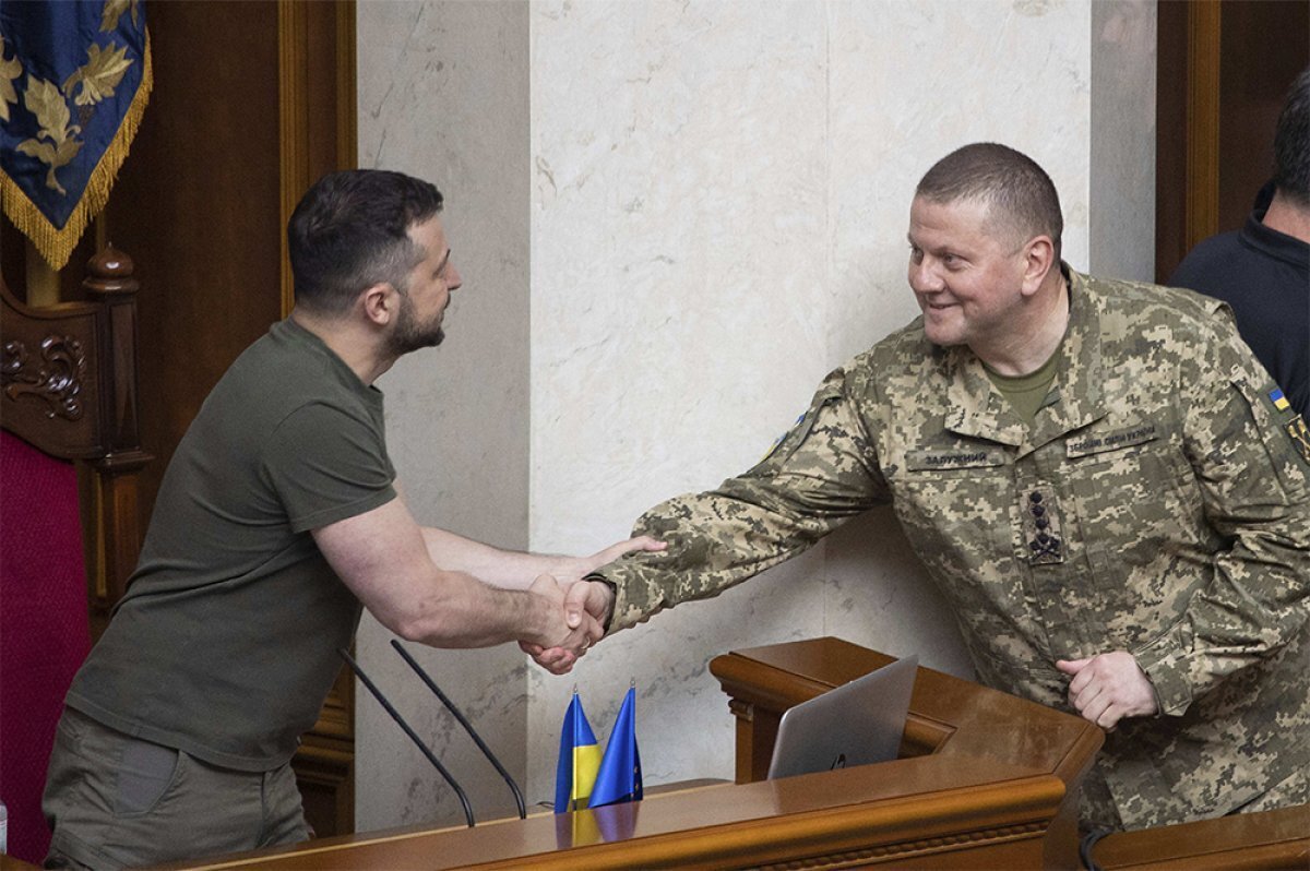 Конфликт на вершине: как противостояние Зеленского и Залужного изменило украинскую политику