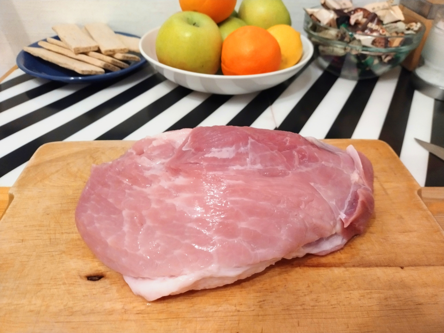 319,99 руб за кг свинины это дорого или дешево?