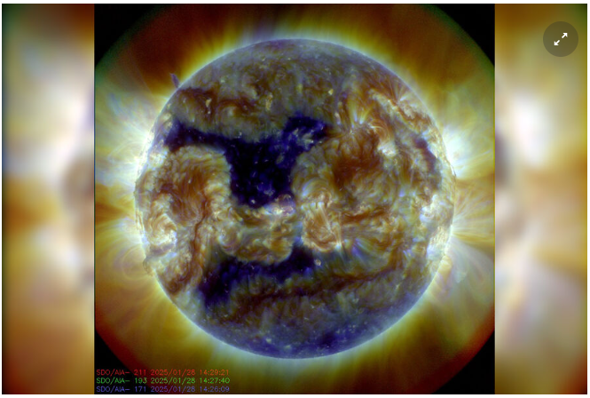 Магнитные бури 29, 30 и 31 января 2025 г.: Советы врачей и простые рецепты от головной боли.Огромная корональная дыра образовалась на Солнце