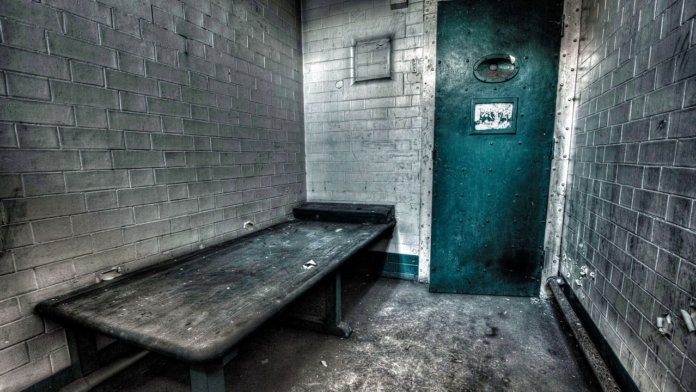 Жизнь за решёткой: самые суровые тюрьмы и колонии России