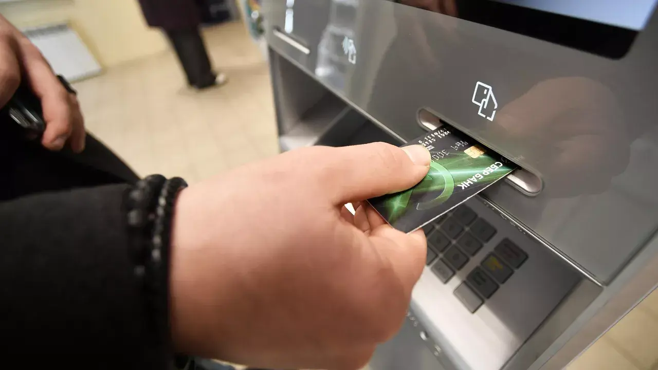 Распространение фейков о пенсиях в цифровых рублях: разъяснение депутата