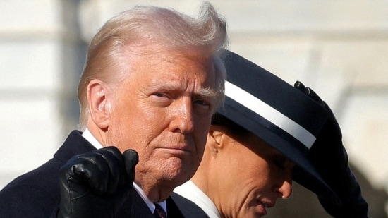 Как тарифы Дональда Трампа перевернули финансовый мир, пока страны готовятся к торговой войне