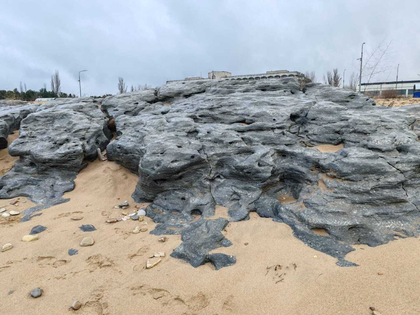 На пляжах Анапы обнаружили опасный канцероген! Но так ли это?