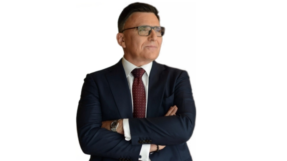 16 дорогих часов и 65 миллионов рублей - как мошенники обвели вокруг пальца сына известного медиамагната