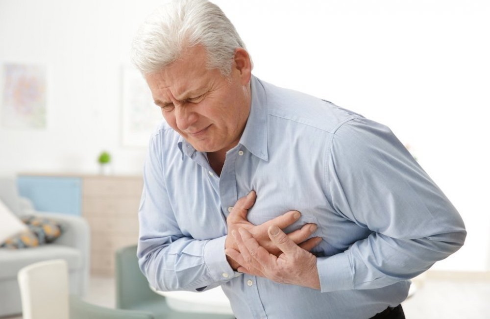 "Внимание: Резкие скачки давления в России вызывают рост вызовов скорой помощи"