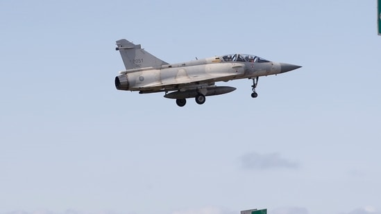 Австралия обвиняет китайский истребитель в небезопасном поведении над Южно-Китайским морем