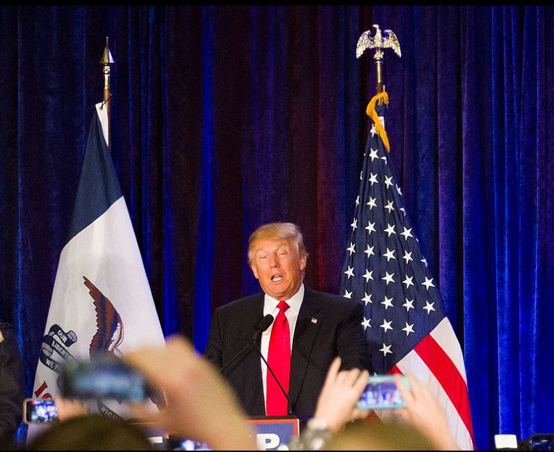 По следам двух телефонных переговоров: Трамп созвонился с Зеленским после 1,5-часового разговора с Путиным