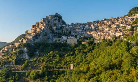 «Великолепный средневековый» город в Тоскане