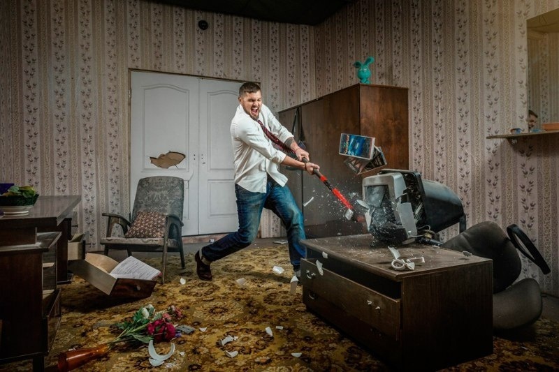 "Мент полицейскому не кент" . Гл.1 "Попадалово на землю" . Ч. 5 "Угроза убийством не прошла".