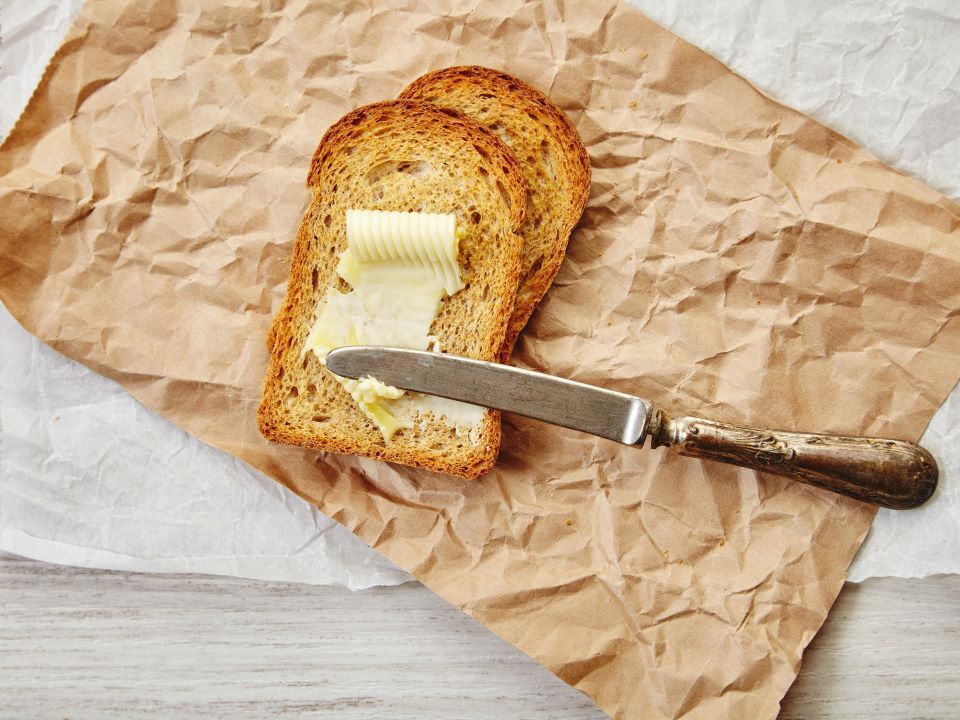 Антисанитария и неизвестное сырье: некачественное сливочное масло обнаружили на молокозаводе в Лобне