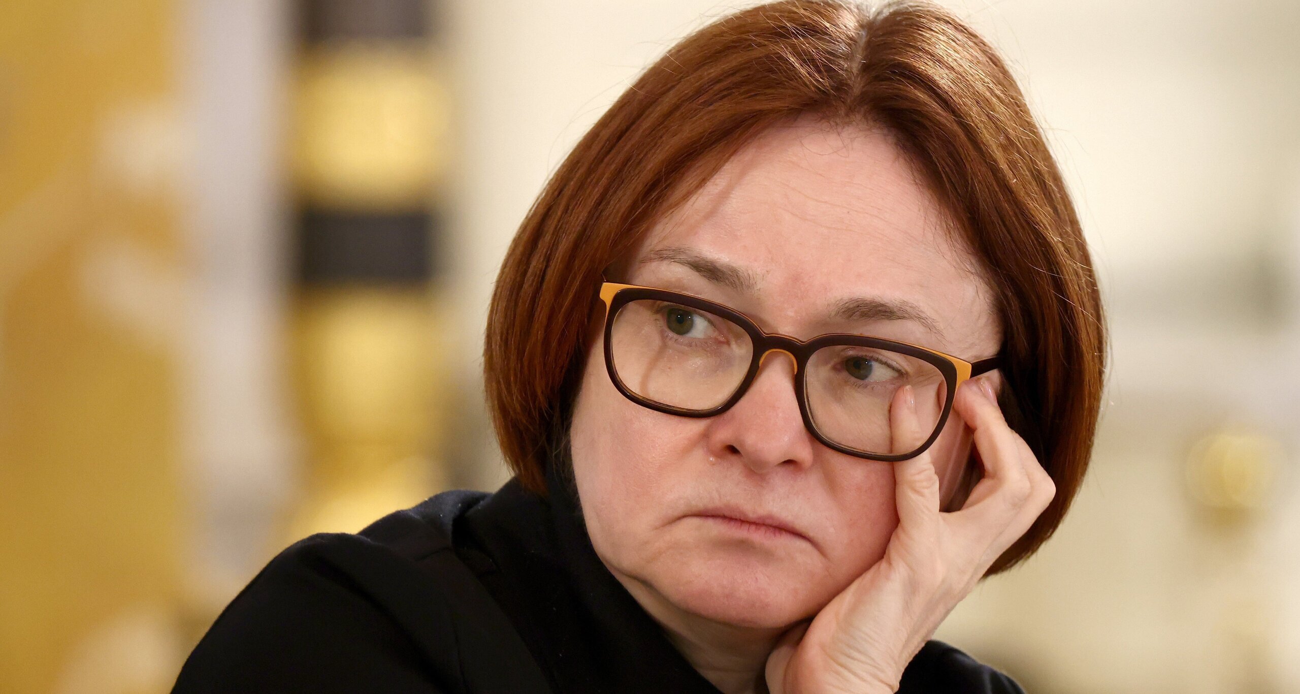 Время не пришло? ЦБ РФ не ведет переговоры о возможном снятии части западных санкций